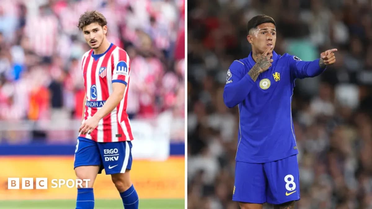 Dos jugadores de fútbol en acción durante partidos