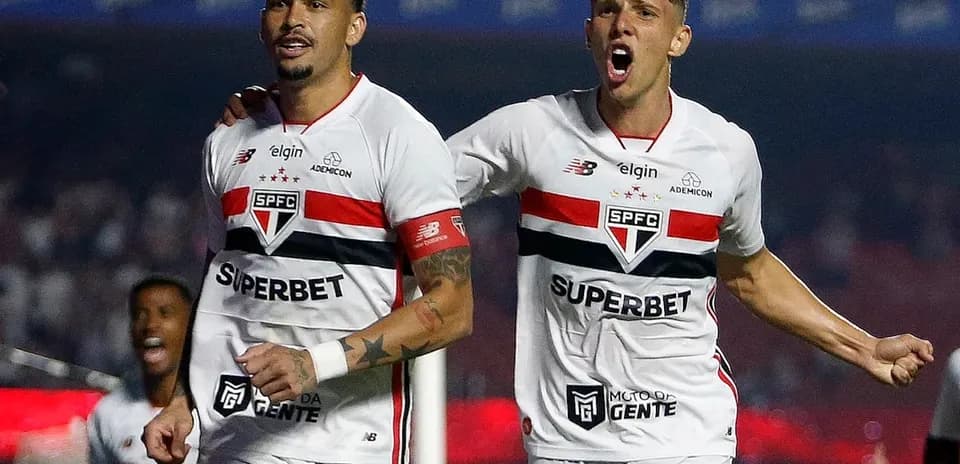 Jugadores de Sao Paulo celebrando un gol