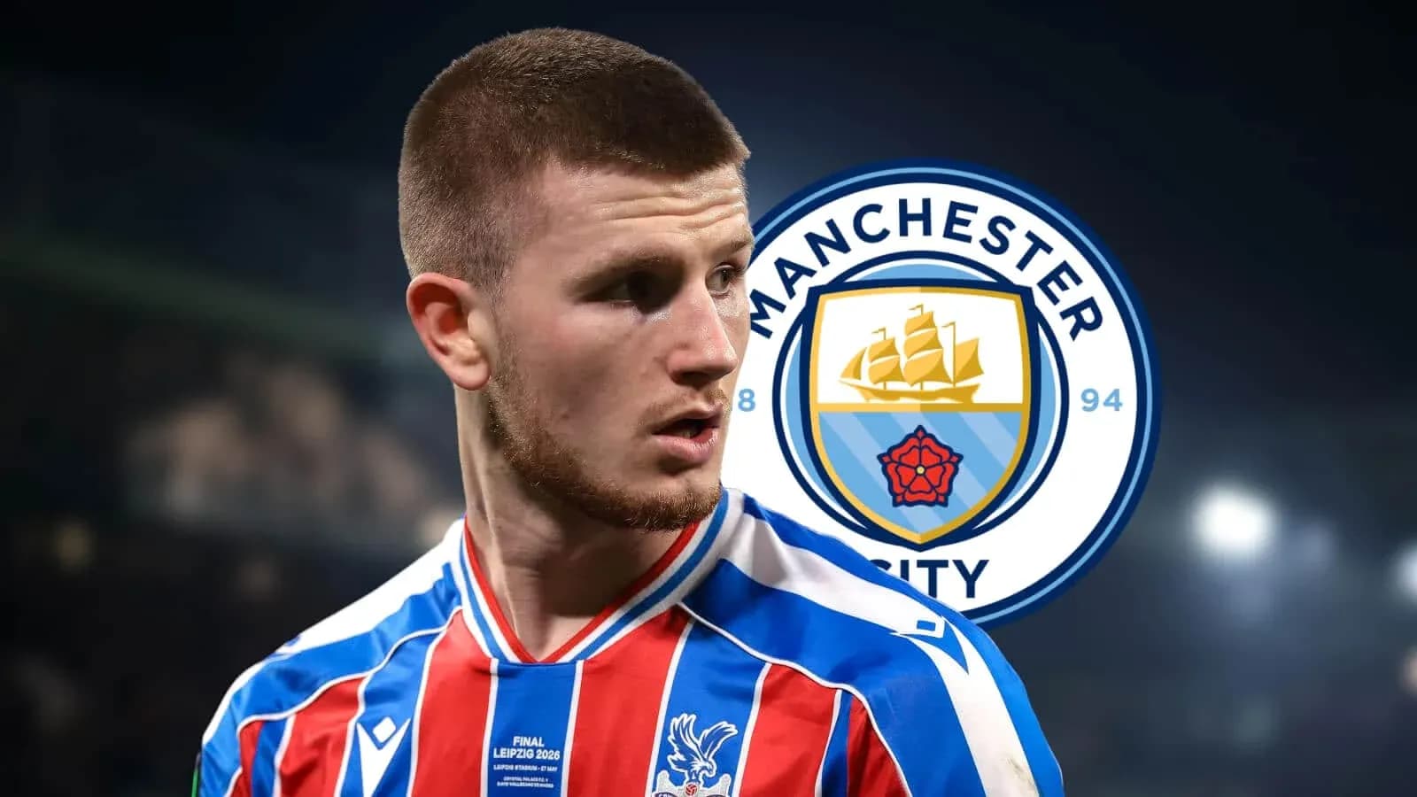 Jugador de fútbol con camiseta de Crystal Palace y logo de Manchester City