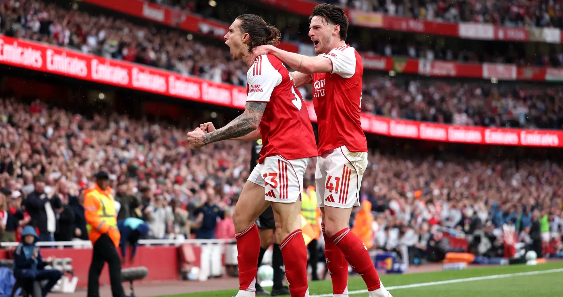 Jugadores del Arsenal celebrando un gol en el estadio