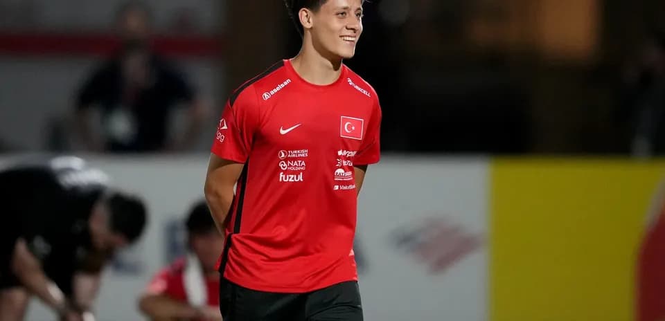 Jugador de Türkiye en entrenamiento previo al partido