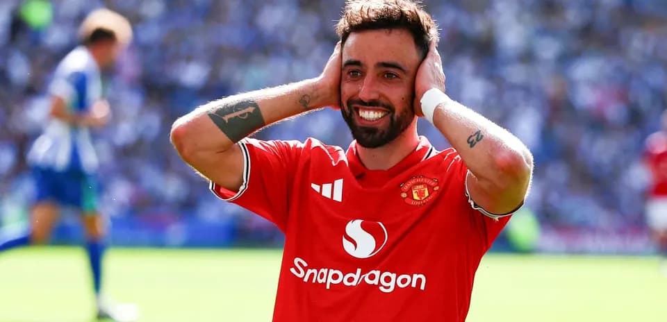 Bruno Fernandes celebrando un gol en el campo