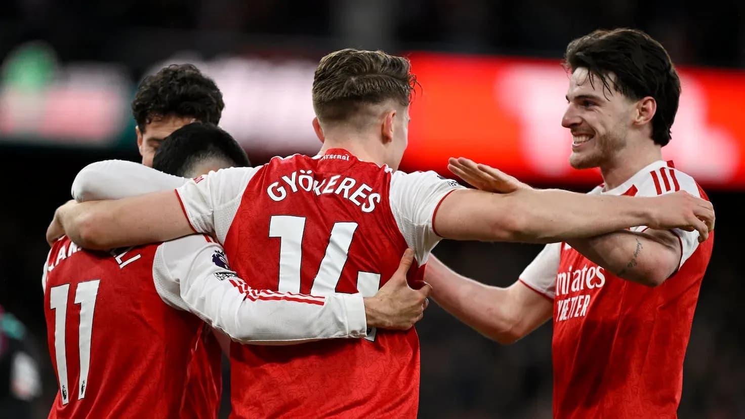 Jugadores de Arsenal celebrando un gol