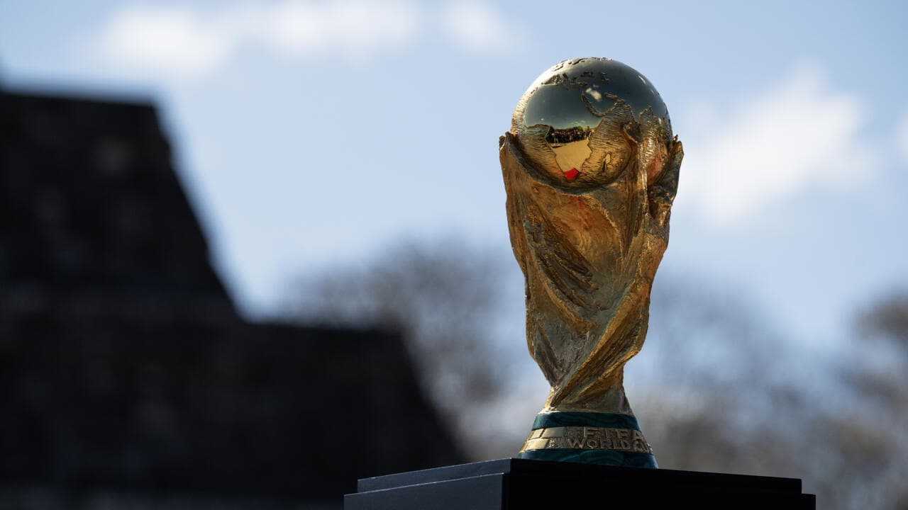 Trofeo de la Copa del Mundo en exhibición
