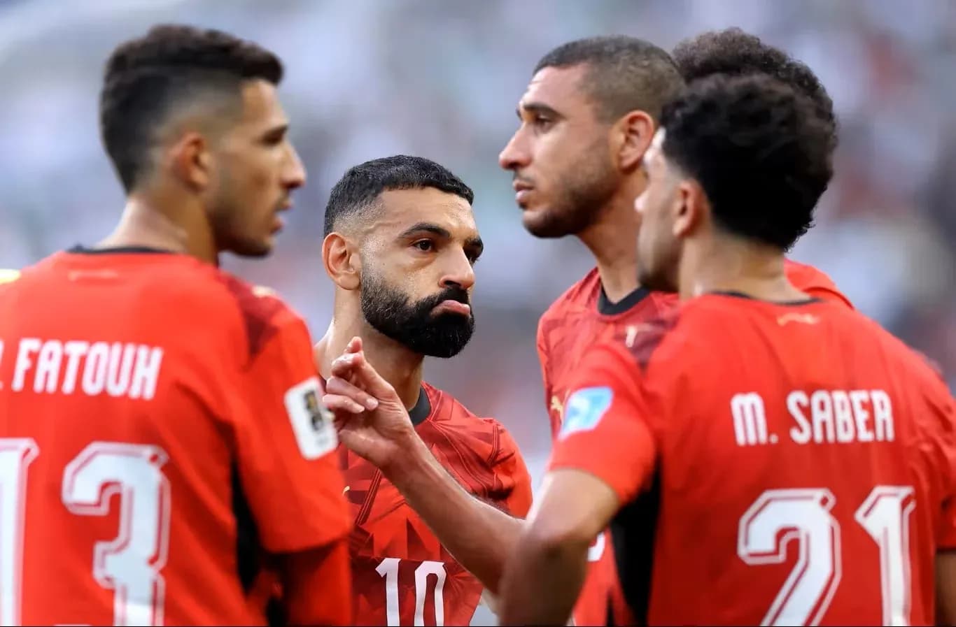 Jugadores de Egipto discutiendo en el partido