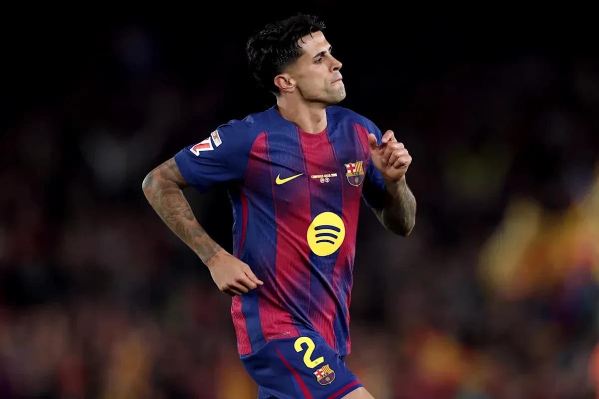Jugador del FC Barcelona corriendo durante el partido