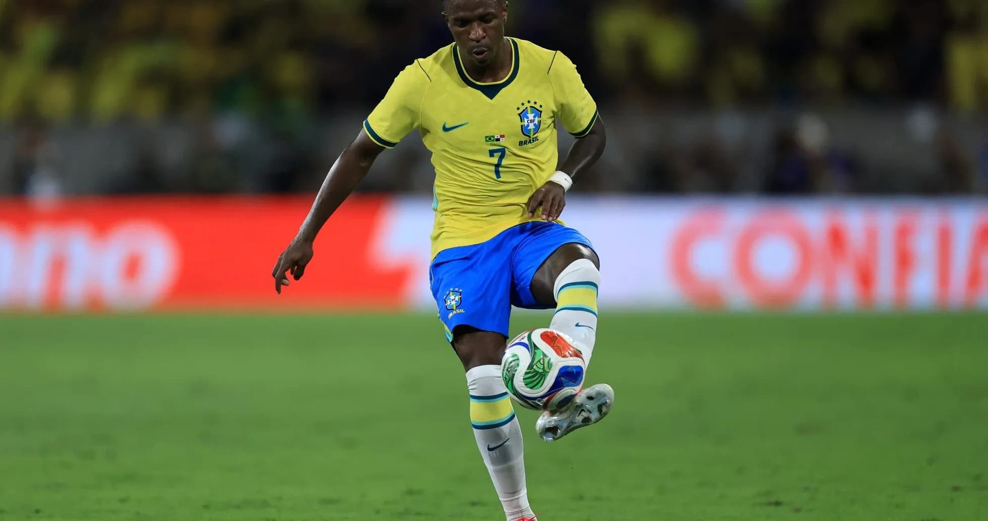 Jugador de Brasil en acción durante un partido