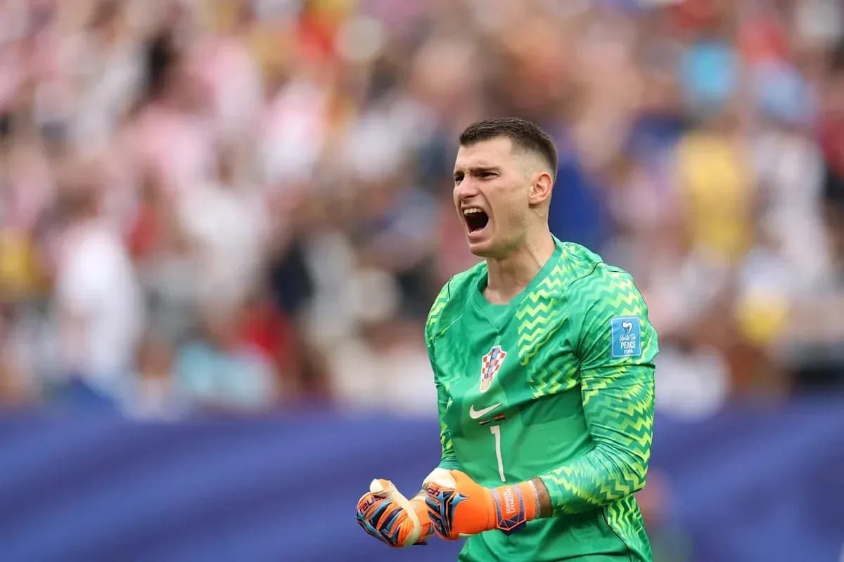 Portero de Croacia celebrando durante el partido