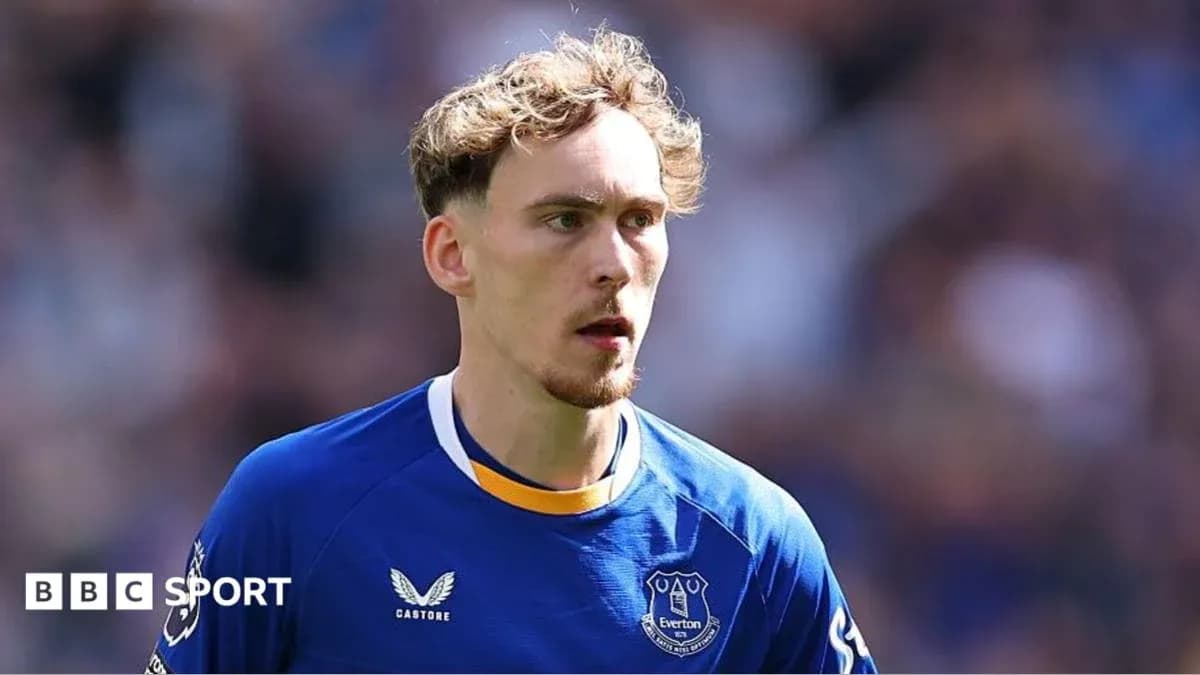 Jugador de Everton en el campo durante el partido