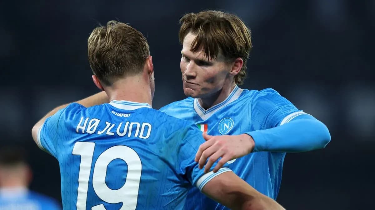 Jugadores del Napoli celebrando un momento juntos