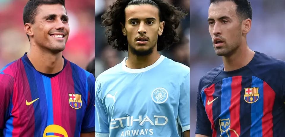 Jugadores de fútbol en camisetas de Barcelona y Manchester City