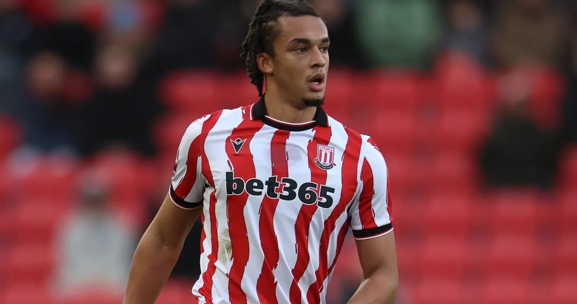 Jugador de Stoke City en acción durante un partido