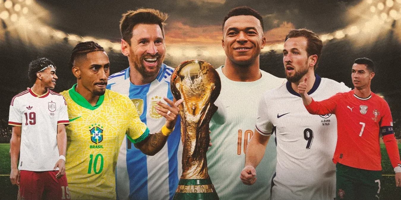 Jugadores destacados sosteniendo la Copa Mundial de la FIFA