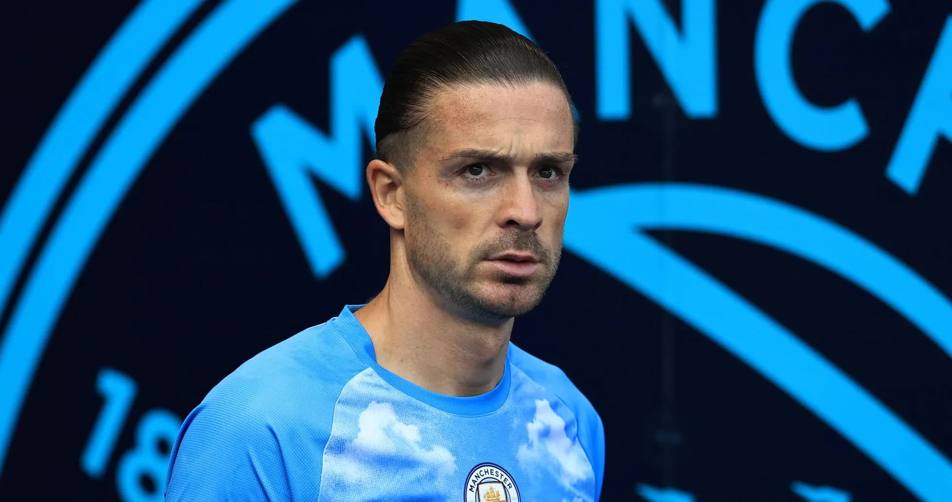 Jugador de Manchester City en el túnel de vestuarios
