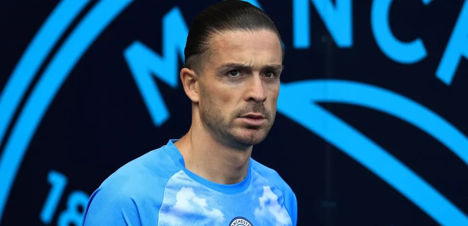 Jugador de Manchester City en el túnel de vestuarios