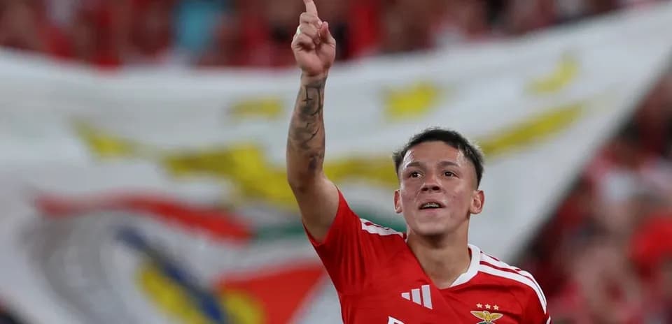 Jugador de Benfica celebrando un gol