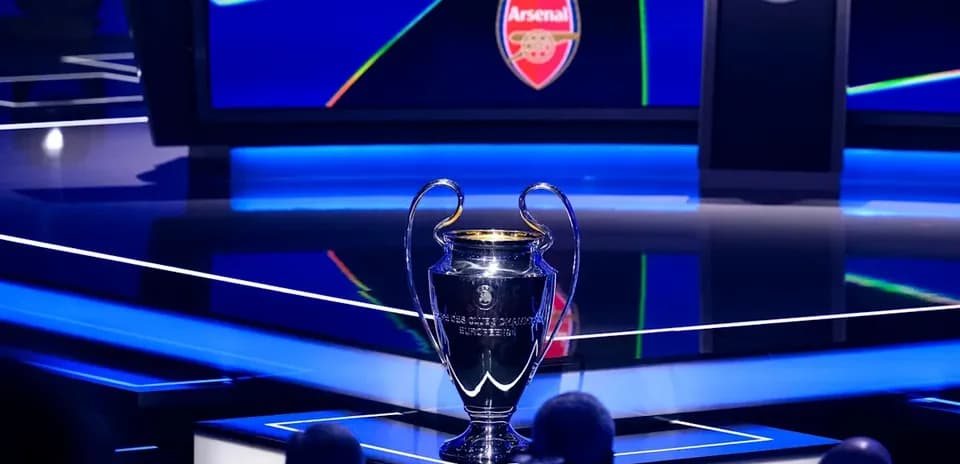Trofeo de la UEFA Champions League en escenario