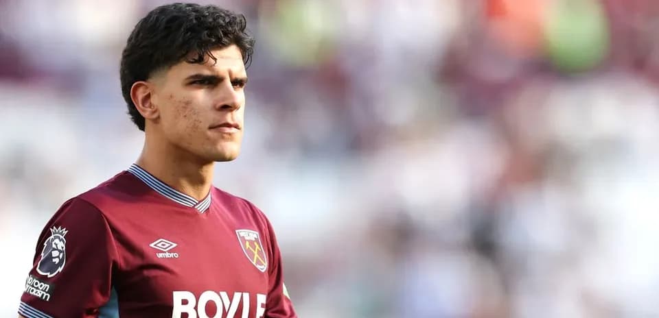 Jugador de West Ham en el campo durante partido
