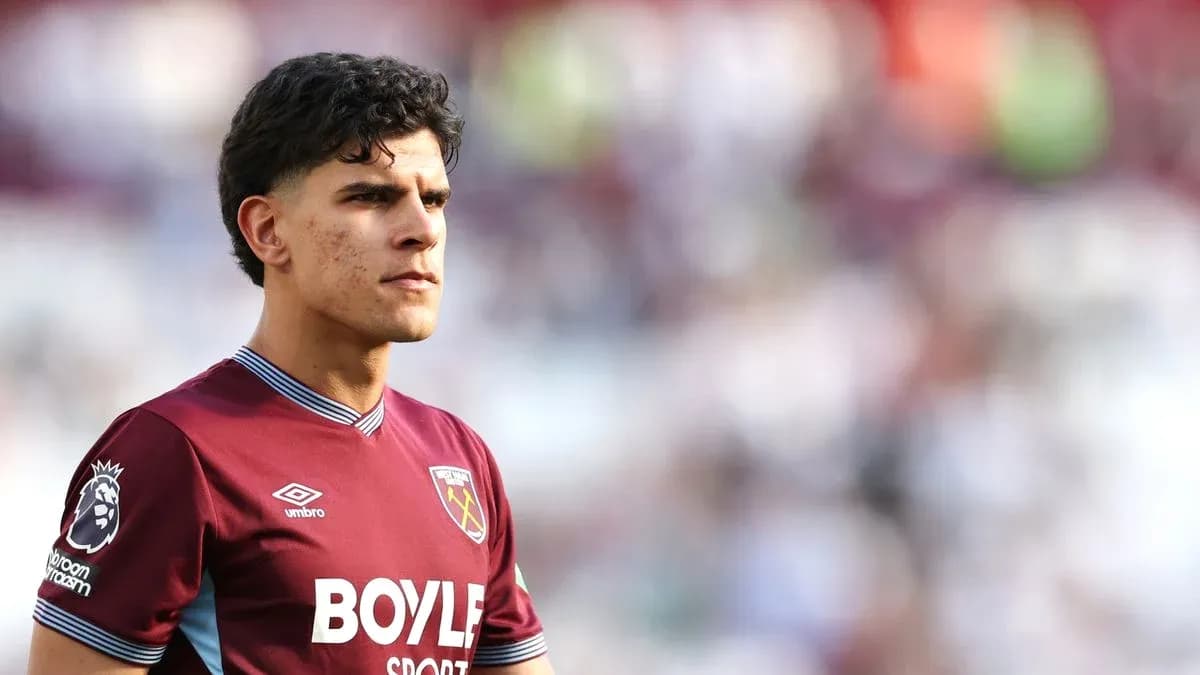 Jugador de West Ham en el campo durante partido