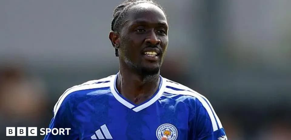 Jugador de Leicester City en el campo de juego