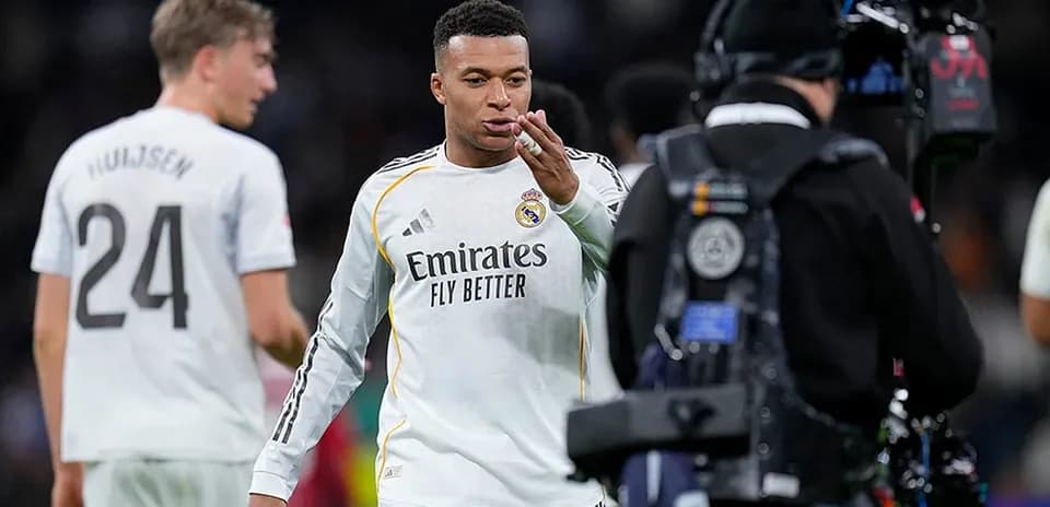 Kylian Mbappé celebrando en un partido