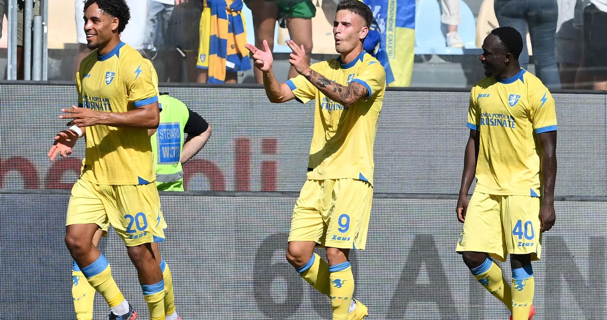 Jugadores de Frosinone celebrando un gol