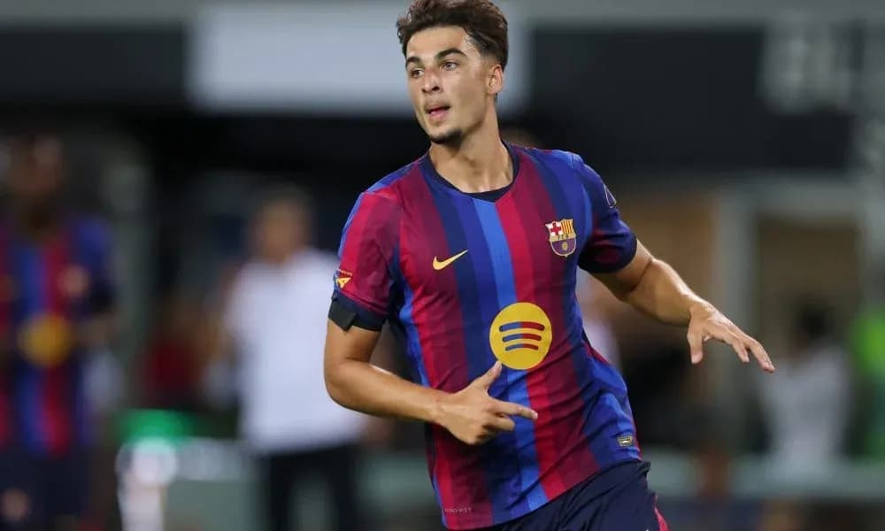 Jugador de Barcelona celebrando un gol en el campo