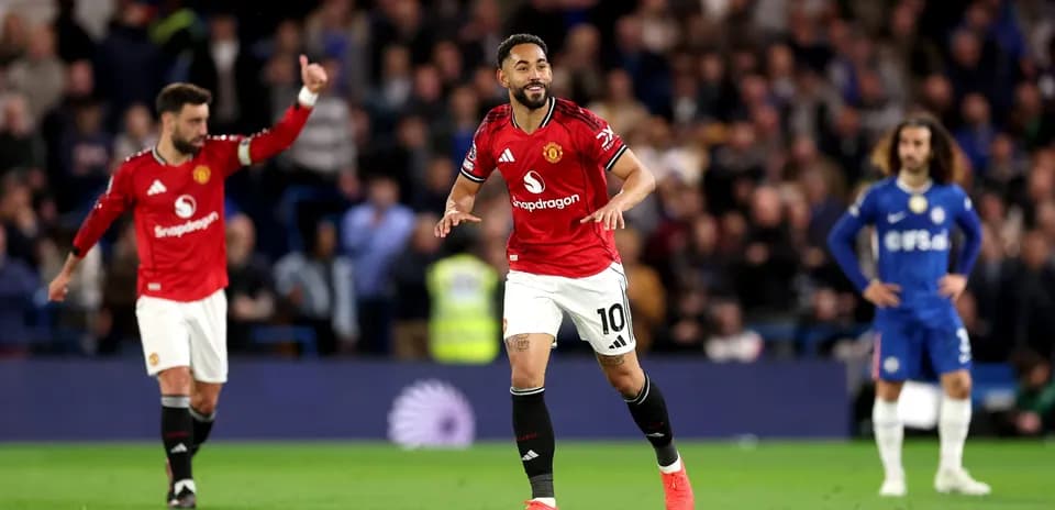 Jugadores de Manchester United celebrando un gol