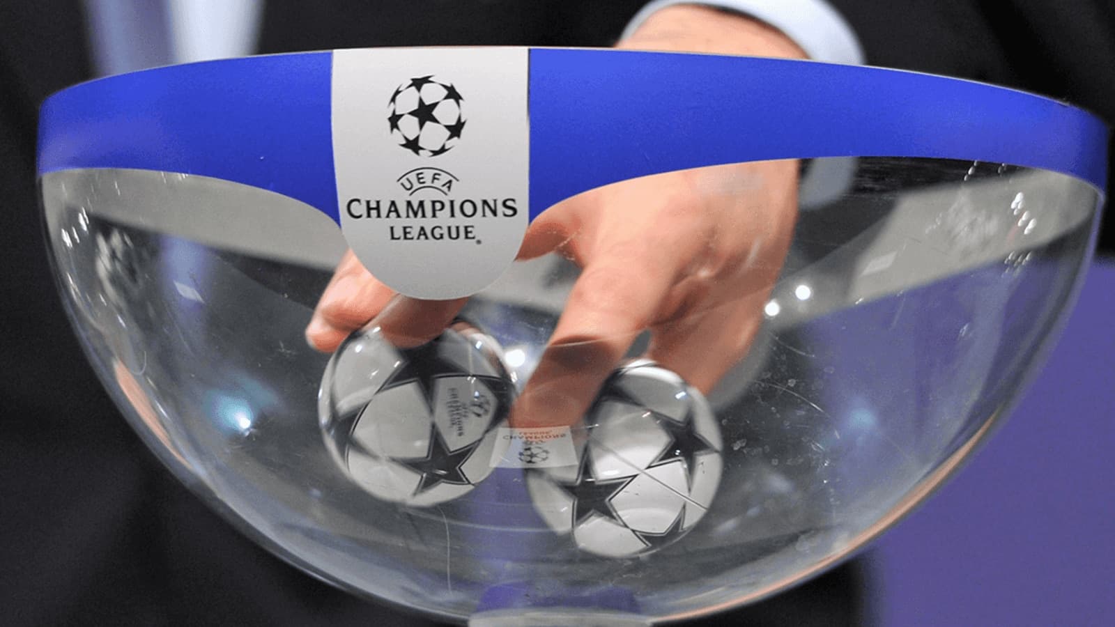 Sorteo de la UEFA Champions League con bolas