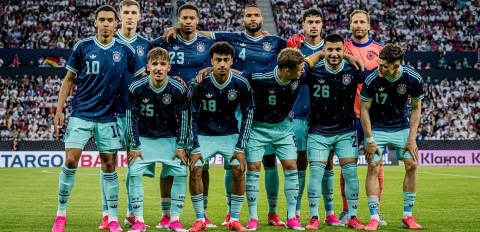 Equipo de Alemania posando antes del partido