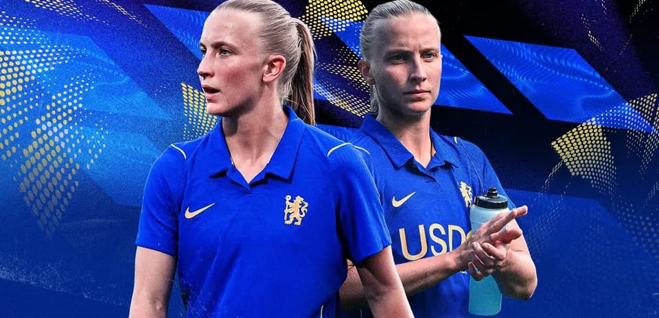 Jugadora de fútbol en uniforme del Chelsea