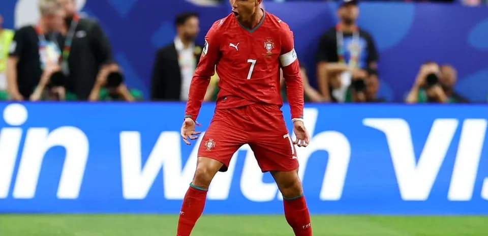 Cristiano Ronaldo celebrando durante un partido de fútbol
