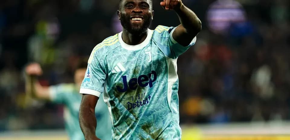 Jugador de Juventus celebra un gol