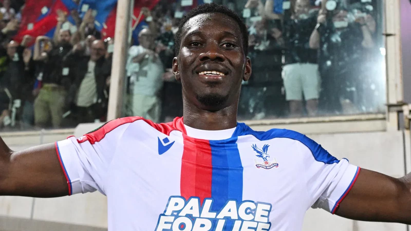 Jugador de Crystal Palace celebrando un gol