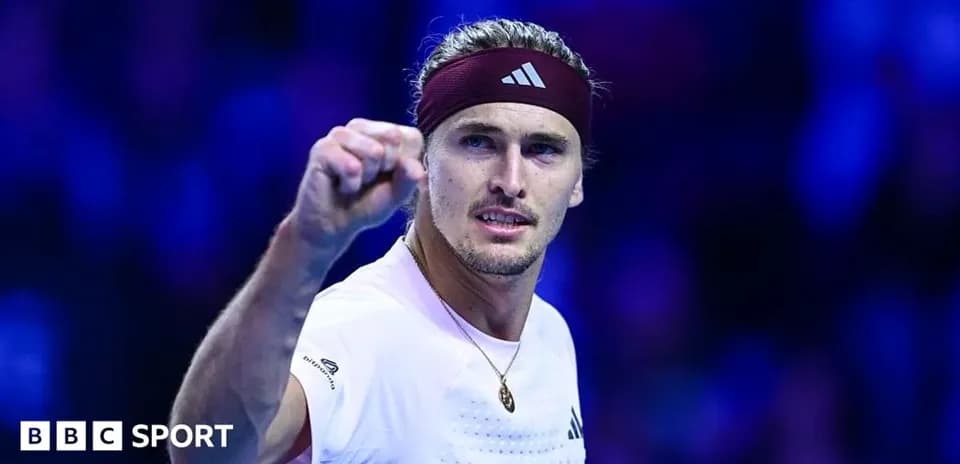 Jugador de tenis celebrando durante un partido