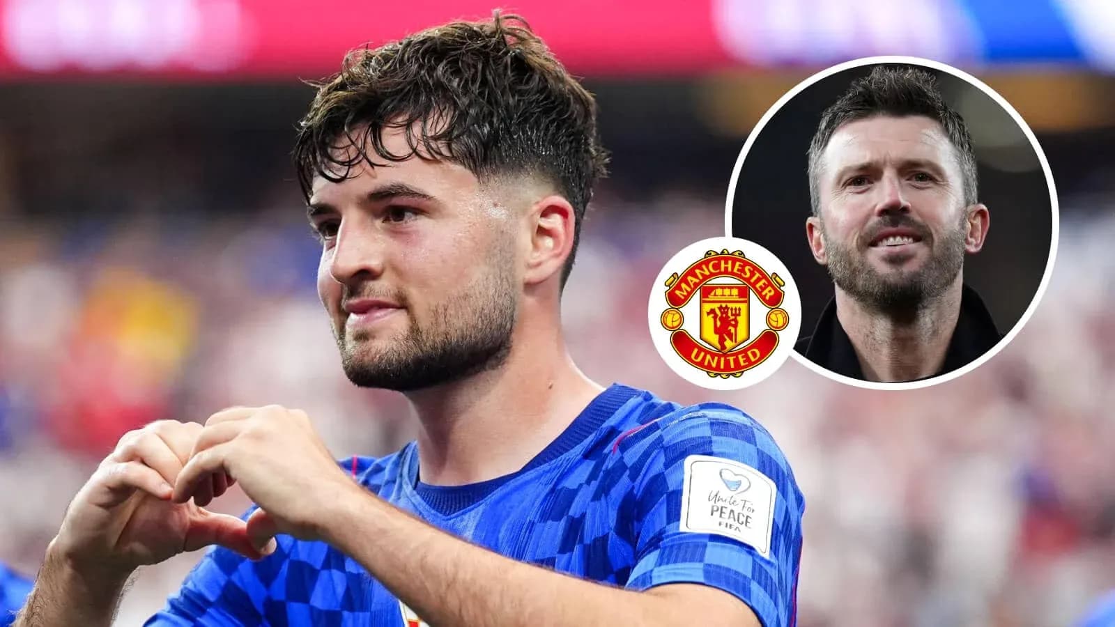 Jugador de Manchester United celebrando con corazón