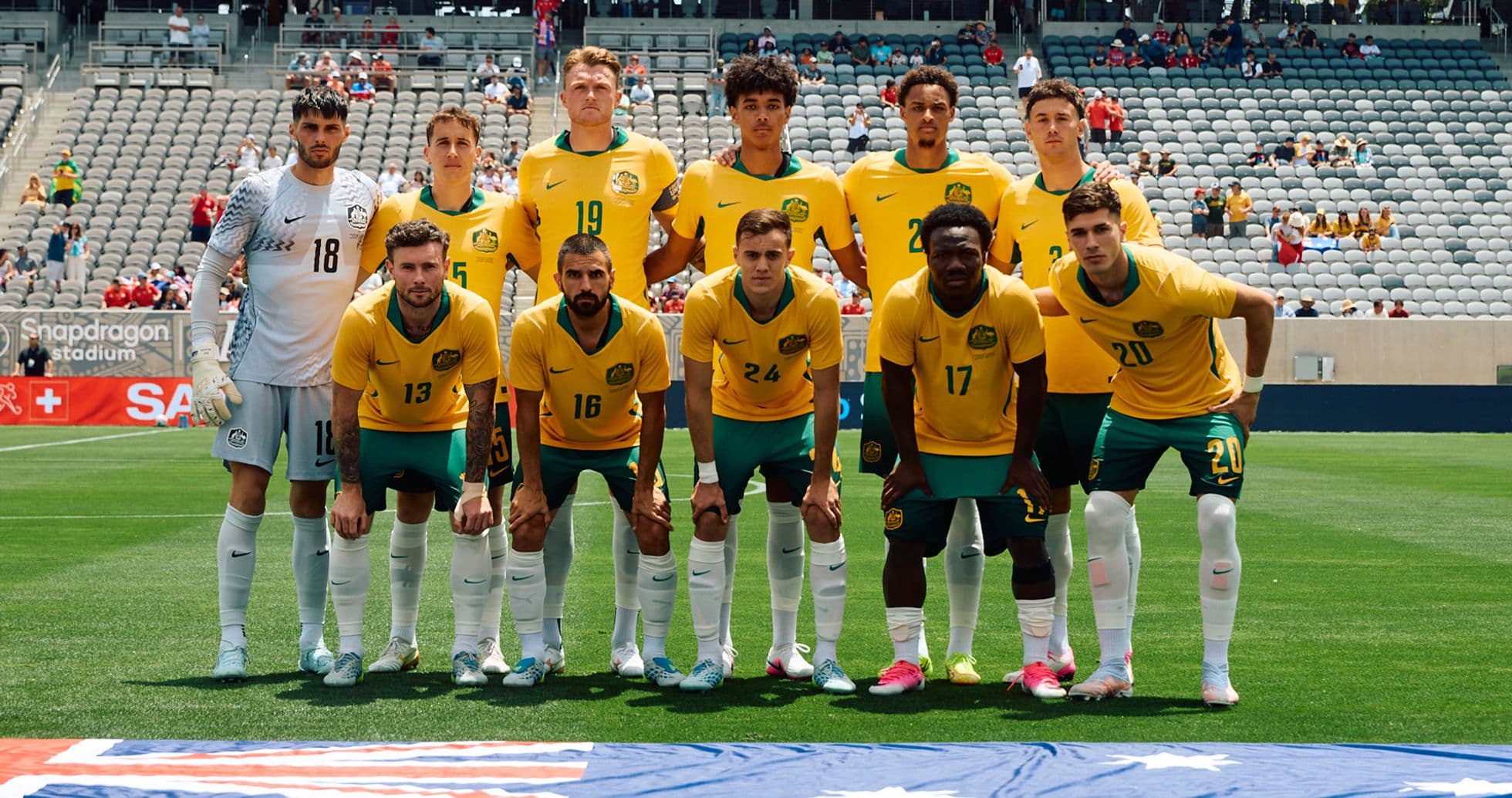 Equipo de Australia posando antes del partido