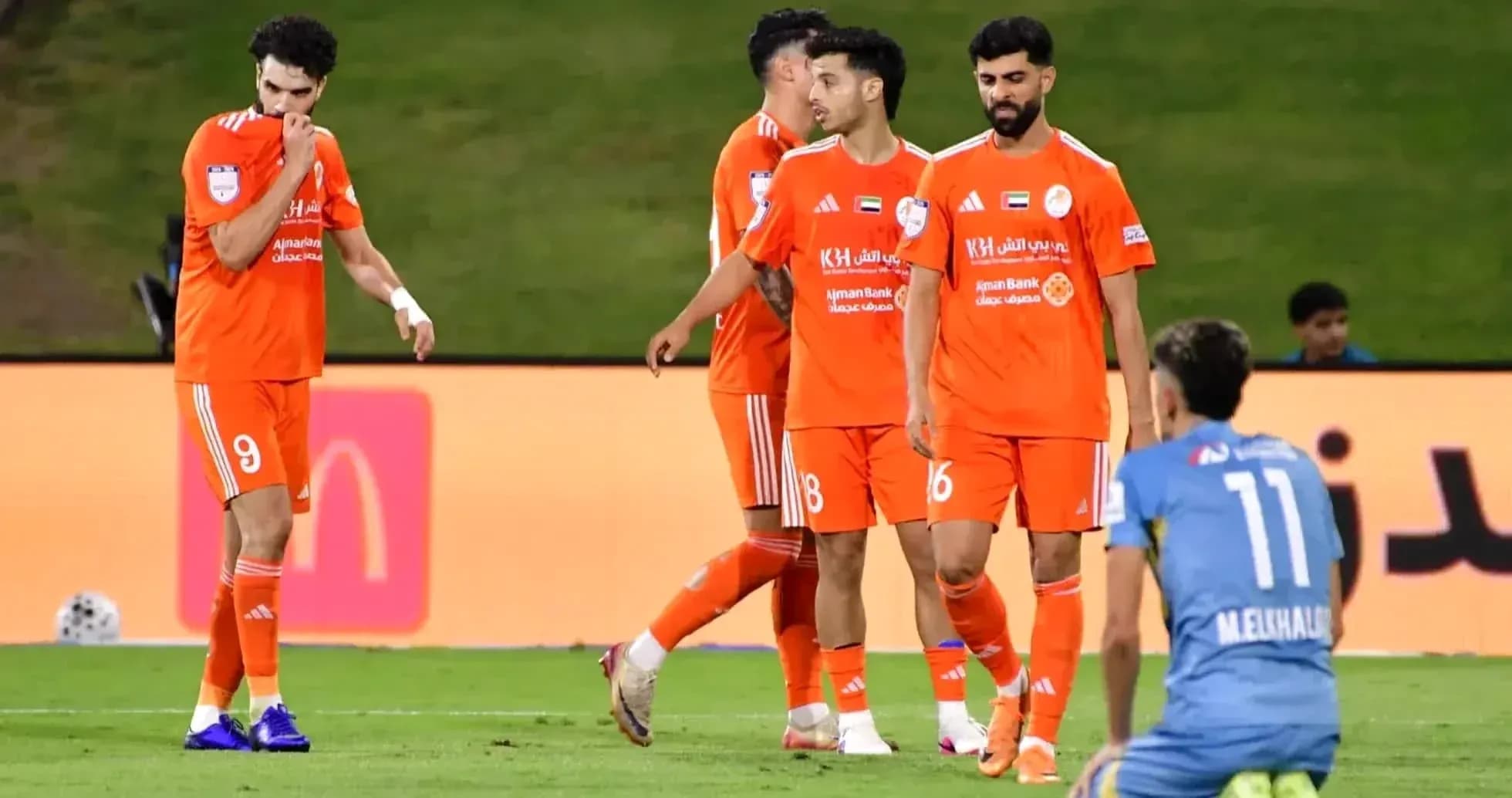 Jugadores de Ajman U23 en el partido