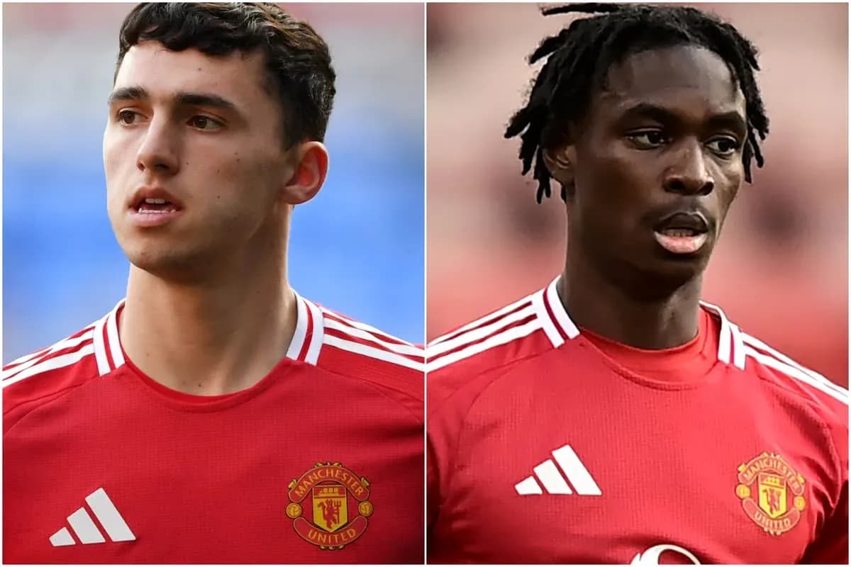 Jugadores de Manchester United en uniforme rojo