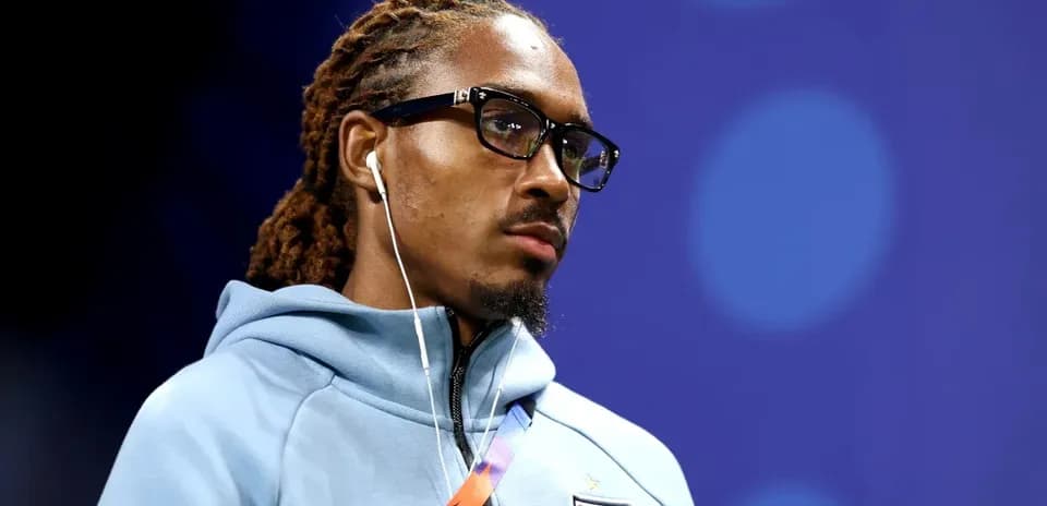 Jugador de Inglaterra con auriculares en vestuario