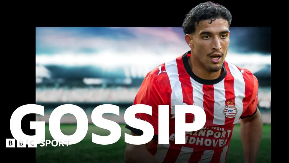 Jugador de PSV corriendo en el estadio durante un partido