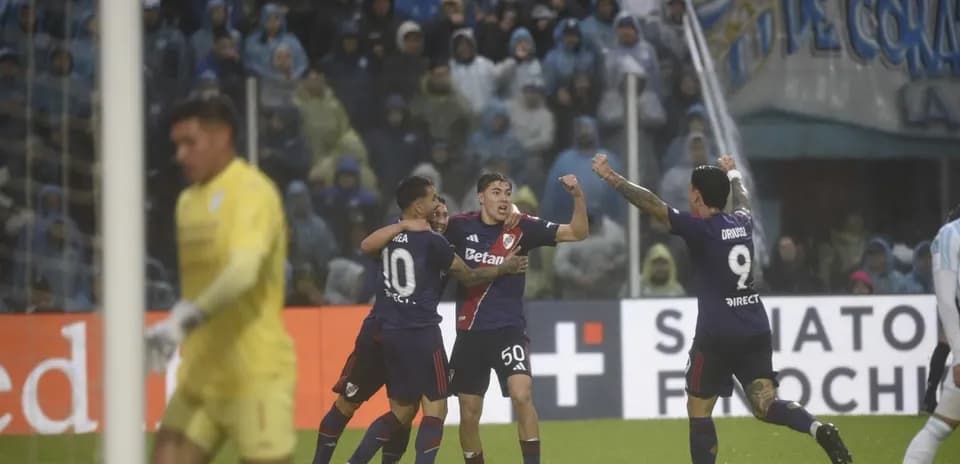 Jugadores de River Plate celebrando un gol