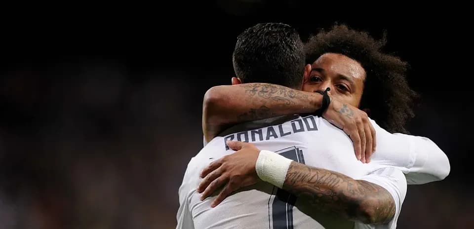 Cristiano Ronaldo y Marcelo abrazándose tras un gol