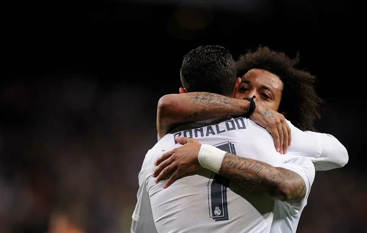 Cristiano Ronaldo y Marcelo abrazándose tras un gol