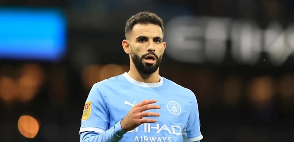 Jugador de Manchester City en acción durante el partido
