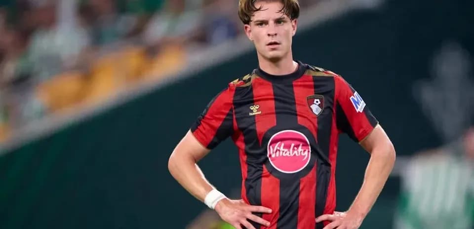 Jugador de Bournemouth en campo durante el partido