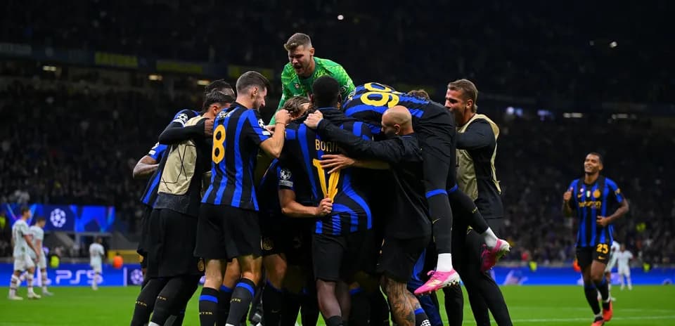 Celebración del equipo de Inter tras el gol