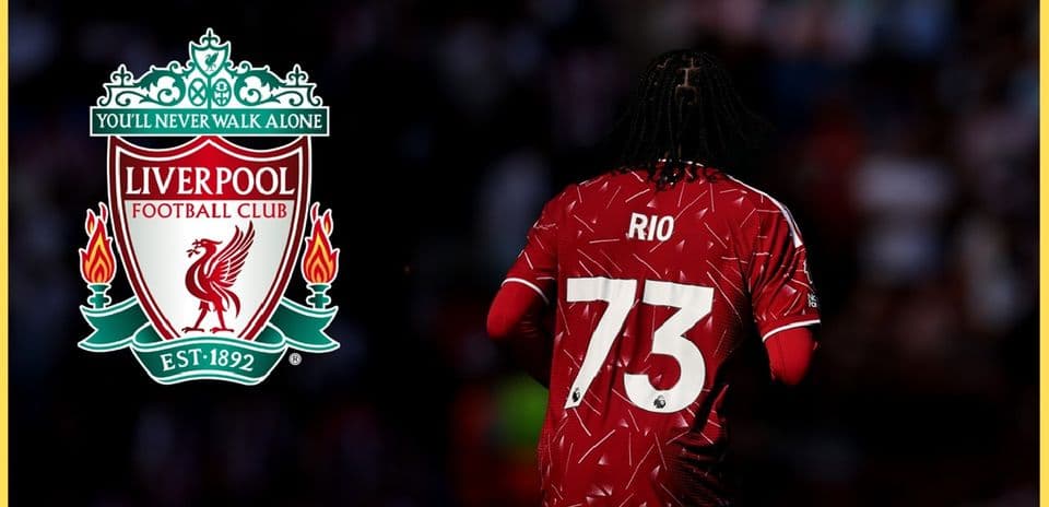 Jugador de Liverpool con camiseta roja y número 73