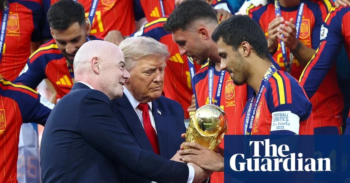 Entrega de trofeo de la Copa Mundial a España