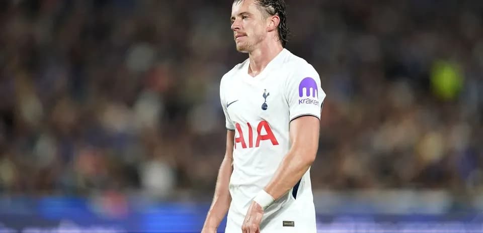 Jugador de Tottenham en el campo durante el partido